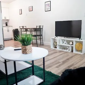 Jay's Cozy Arts Apartment Tampa